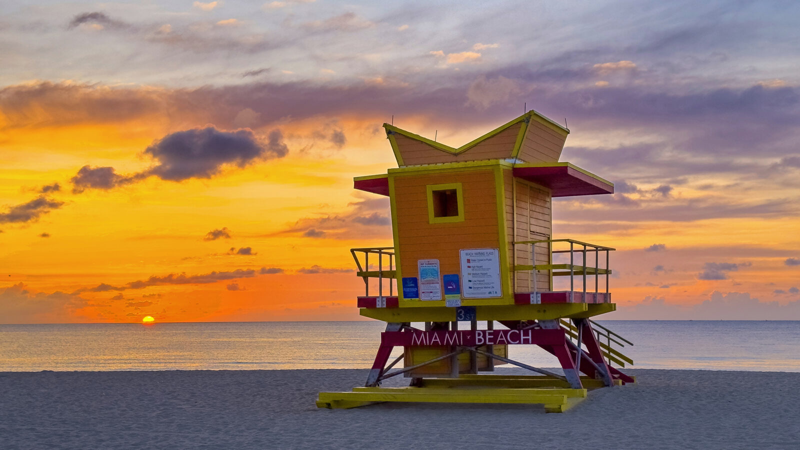 Sunset-Stand-13th-St-Beach-South-Beach-©Alessio-Barbarino
